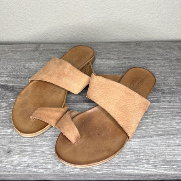Miz Mooz Leather Slide Sandals Flats Tan EU 36 (US 5-6) Strap Toe Loop High Arch - Picture 1 of 9